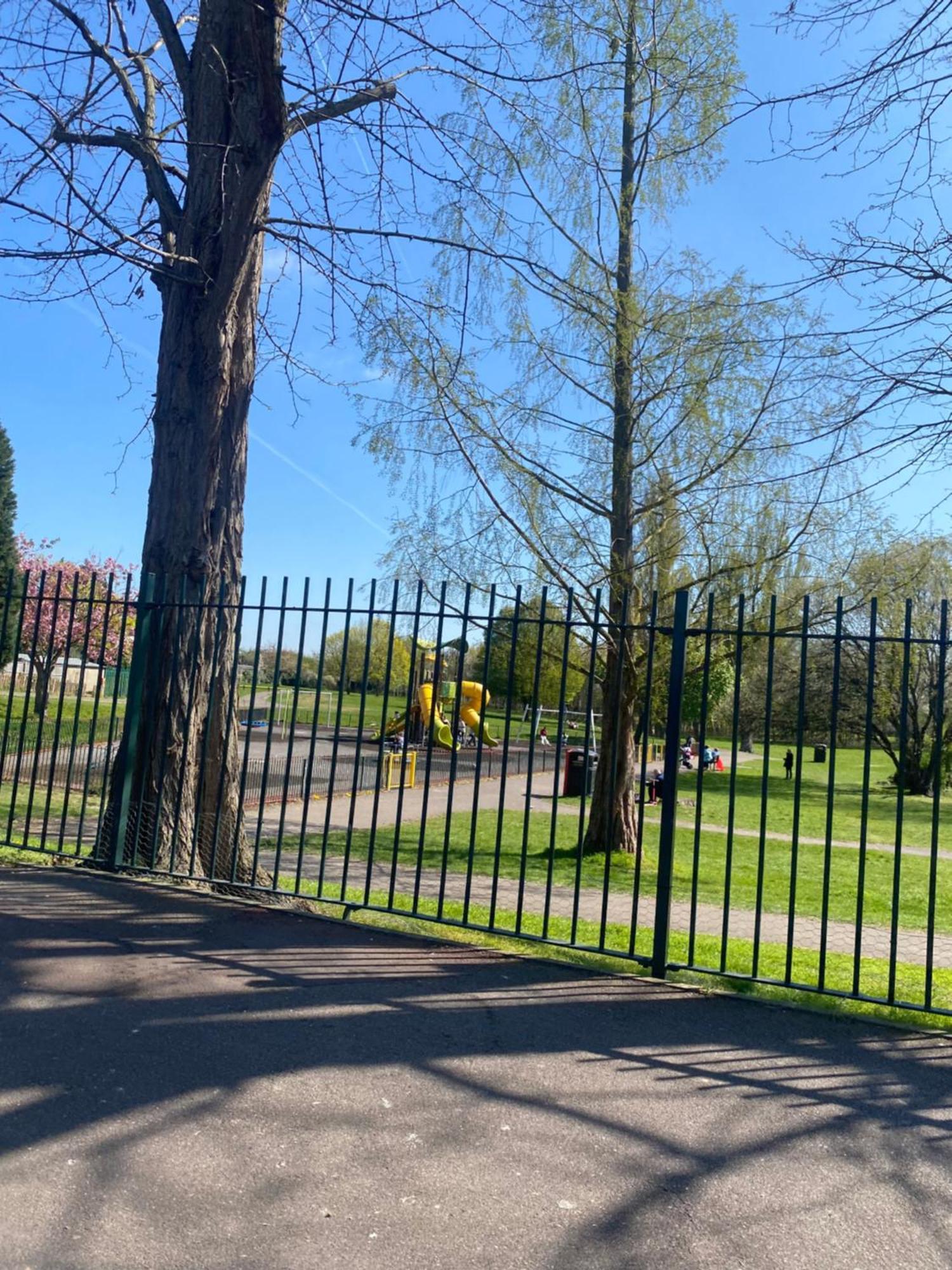Modern 2 Bedroom House In Greater London - Private Garden, Free Wifi And Parking *